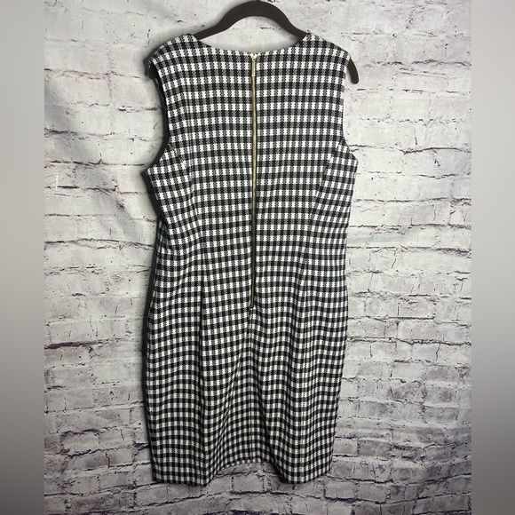 Size 14 Calvin Klein black and white sleeveless plaid dress - Picture 5 of 6